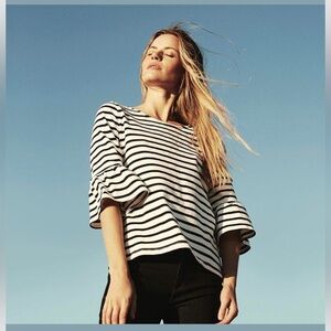 Amour Vert Bell Sleeve Blouse